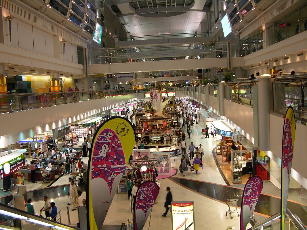 Dubai 01 02 Airport Inside